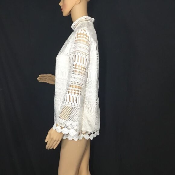 Gibson LivinginYellow Lace Bell Sleeve Blouse (UC1) - Picture 3 of 7